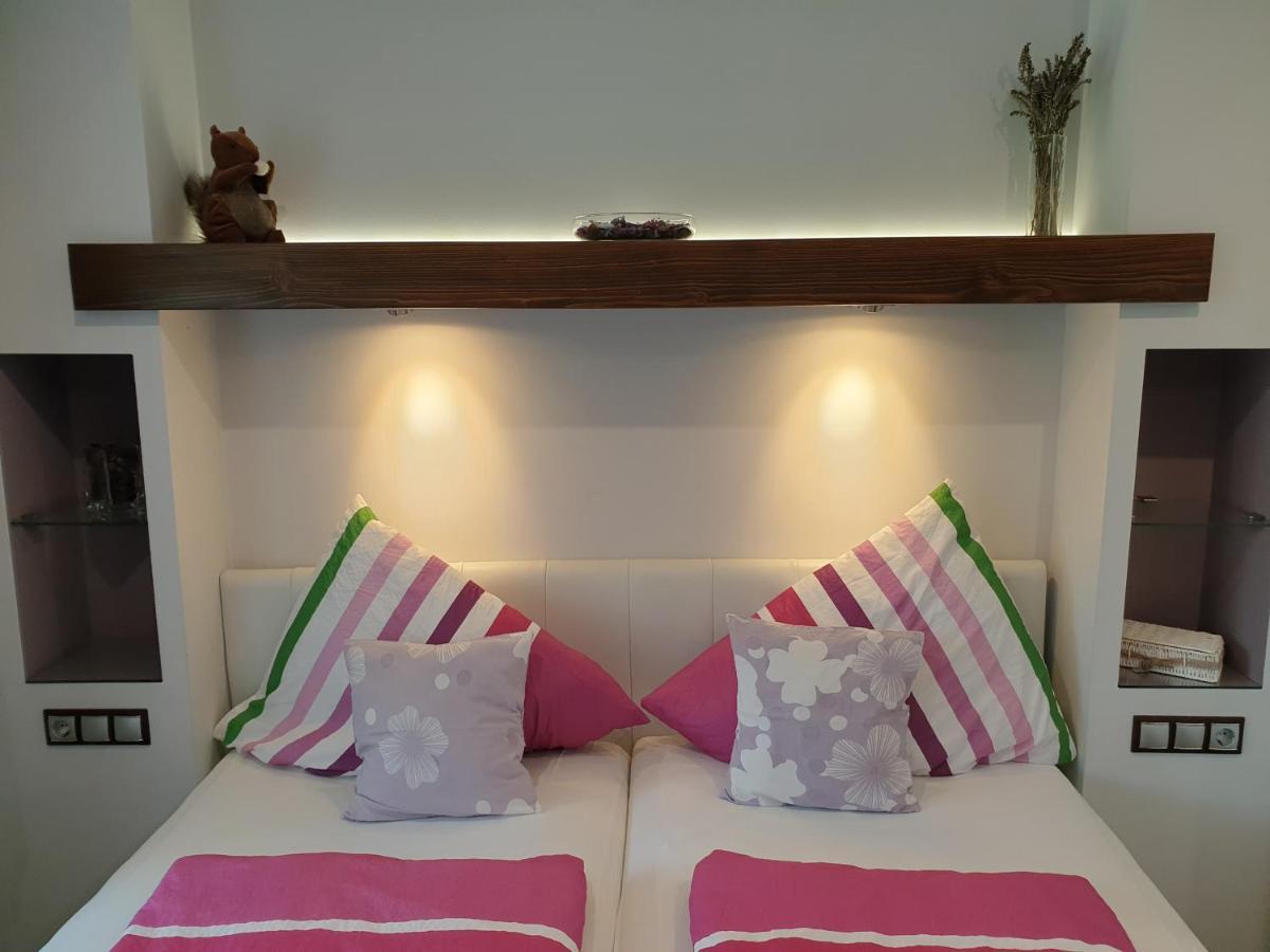 Titi Classic & Trendy Apartman Buk Exterior photo
