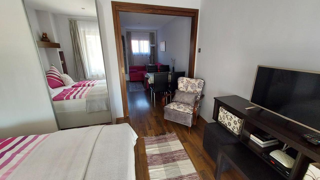 Titi Classic & Trendy Apartman Buk Exterior photo